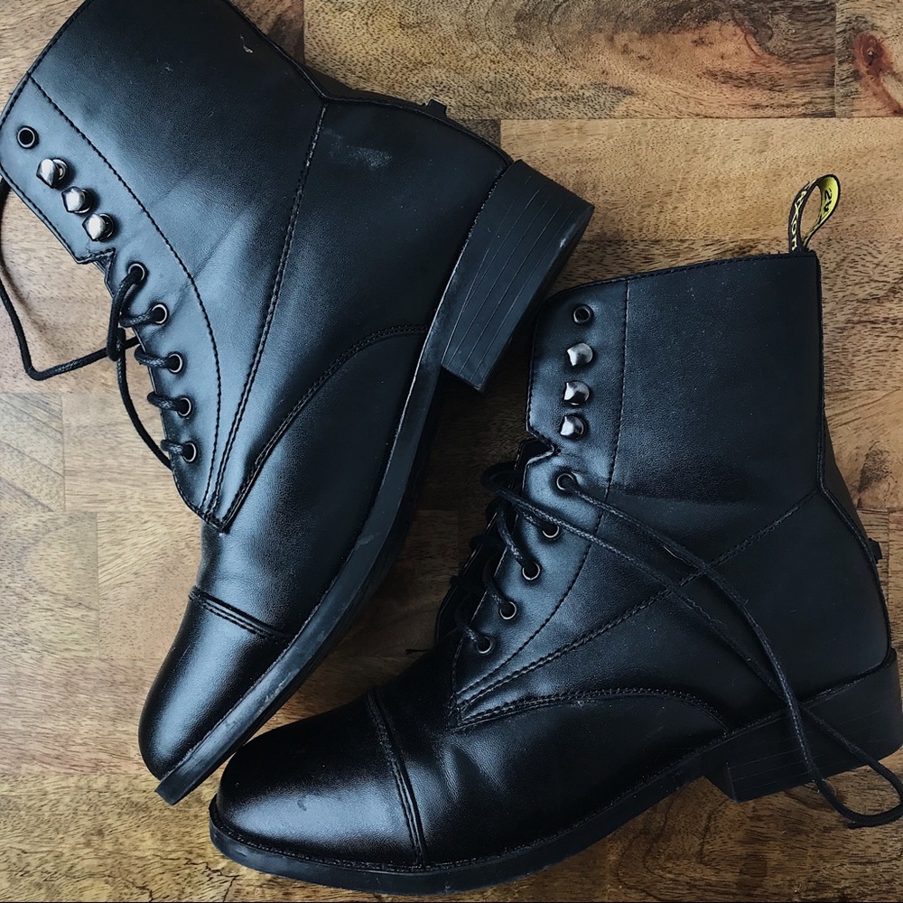 Saxon Equileather Lace Boots